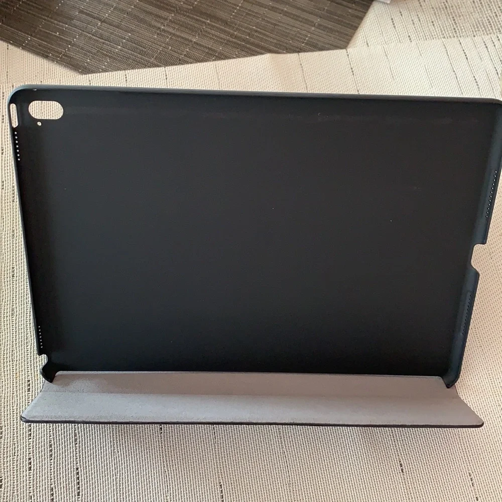 IPAD PRO 9.7” (older model) Black,Grey,Navy